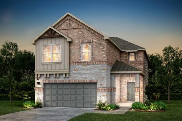 view of front of house featuring a garage