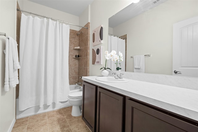 full bathroom with toilet, vanity, and shower / bath combo with shower curtain