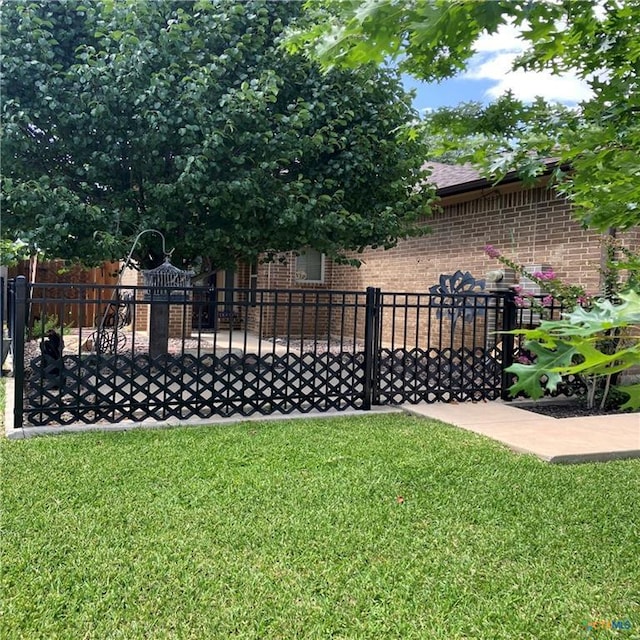 707 Hedgewood Dr, Georgetown, TX 78628 - photo 32