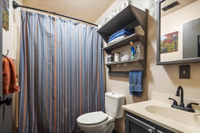 full bathroom with toilet, visible vents, a shower with shower curtain, and vanity