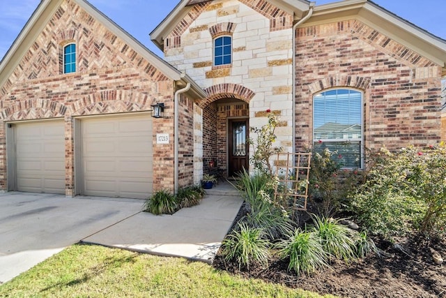 view of front of home featuring a garage