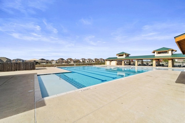 view of swimming pool