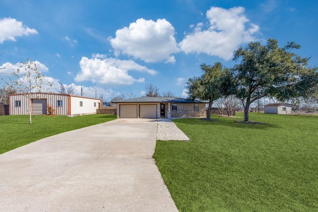 view of front of home featuring a front yard