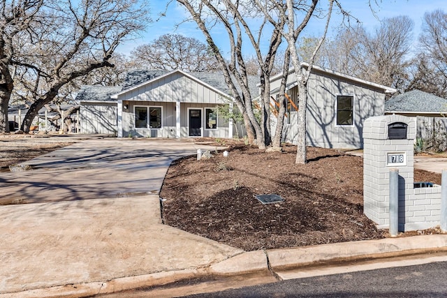 view of front of house