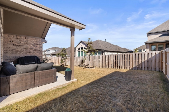 view of yard with an outdoor living space