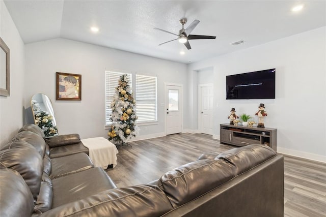 111 Lavender Cv, Dale, TX 78616 - living area with ceiling fan, wood finished floors, baseboards, recessed lighting, and vaulted ceiling
