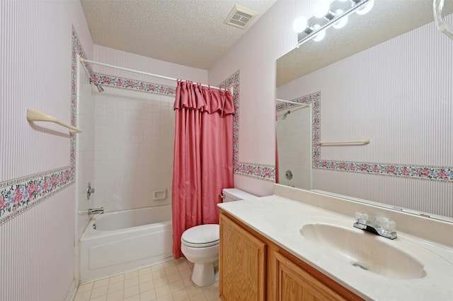 full bathroom featuring a textured ceiling, toilet, shower / tub combo, and vanity