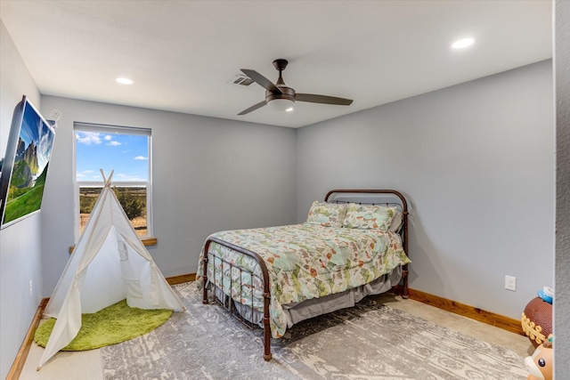 bedroom with ceiling fan