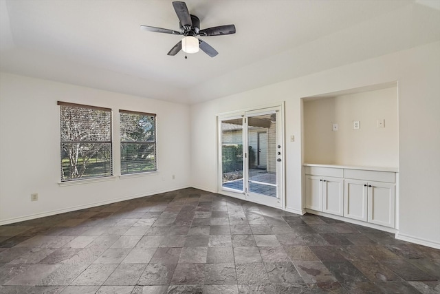 empty room with ceiling fan