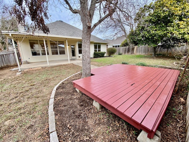 view of yard with a patio