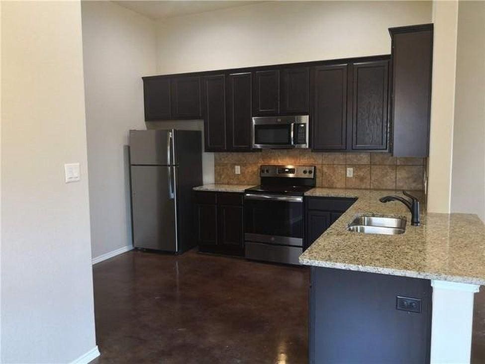 258 W Joanne Loop W Unit A & B, Buda, TX 78610 - photo 2