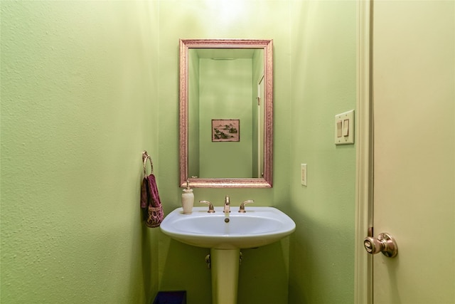 106 Firebird Cv, Lakeway, TX 78734 - bathroom with a sink