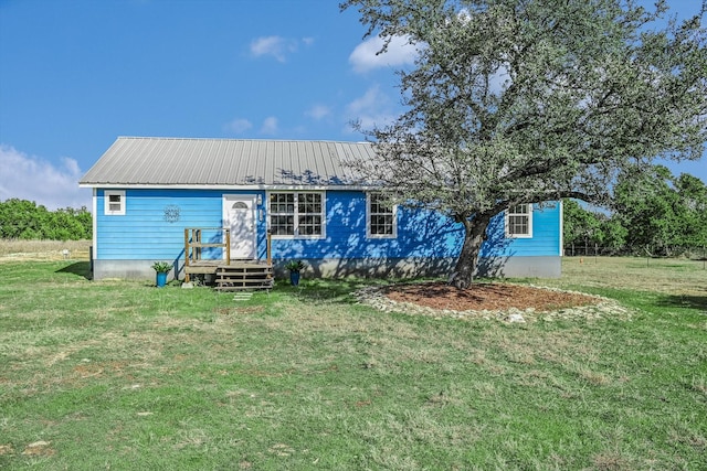 view of front of house with a front yard