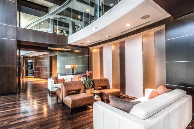 360 Nueces St Unit 4305, Austin, TX 78701 - building lobby with a high ceiling
