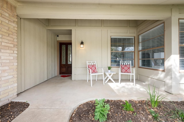 view of patio / terrace with covered porch