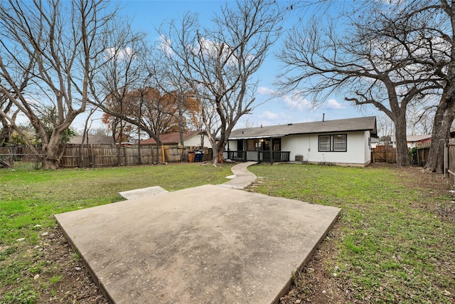 view of yard featuring a patio