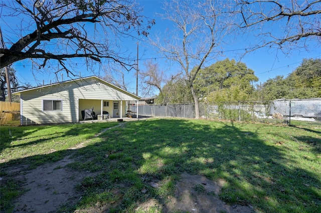 view of yard featuring a patio area