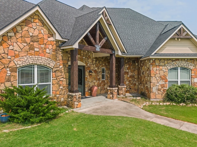 view of front of house with a front yard