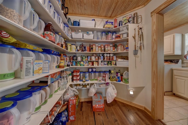 pantry with washer / clothes dryer