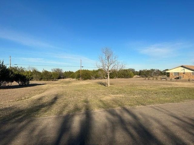 Listing photo 2 for 9825 Southshore Dr, Salado TX 76571