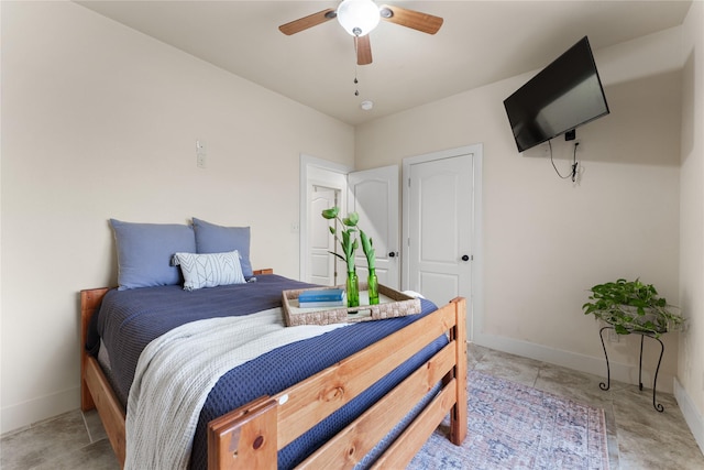 bedroom featuring ceiling fan