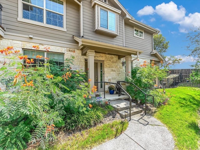 view of front of home with a front lawn