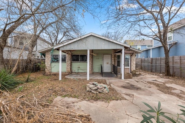 view of front of house featuring a patio