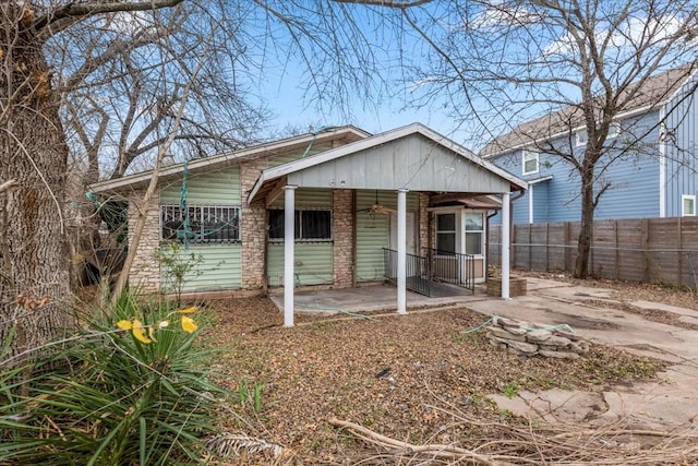 view of front of home featuring a patio area