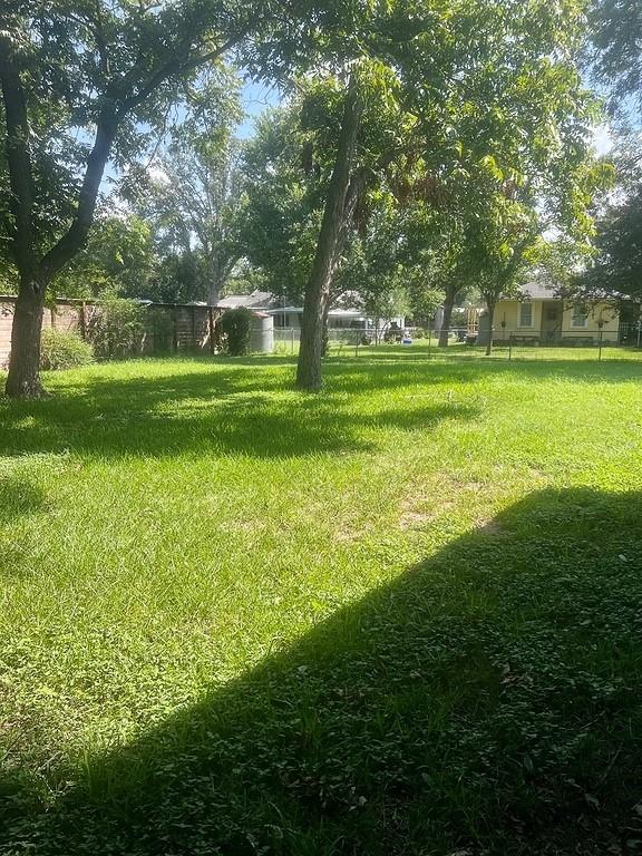 559 S Madison St, La Grange, TX 78945 - photo 20