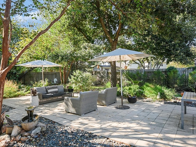 view of patio featuring an outdoor hangout area