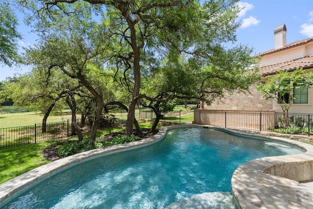 view of swimming pool