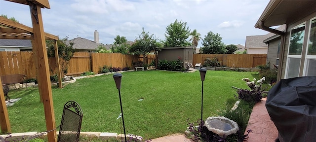 11513 Glen Knoll Dr, Manor, TX 78653 - fenced backyard with a storage unit