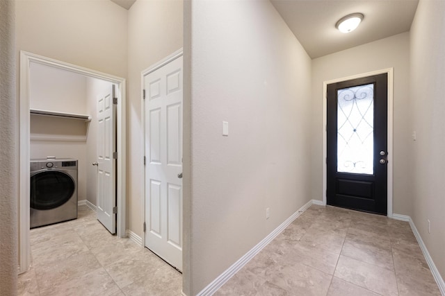 entryway with washer / dryer