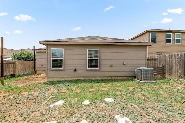 4004 Cressler Ln Unit 10F, Jarrell, TX 76537 - rear view of house with a fenced backyard