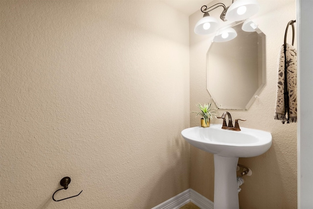 bathroom featuring sink