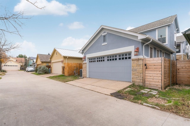 view of front facade featuring a garage