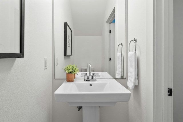 bathroom featuring sink