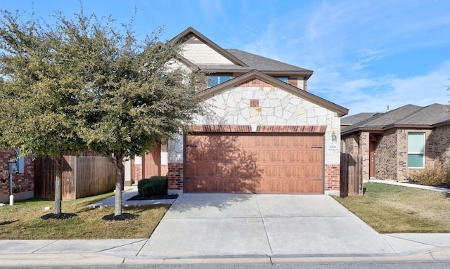 view of front of home featuring a front yard