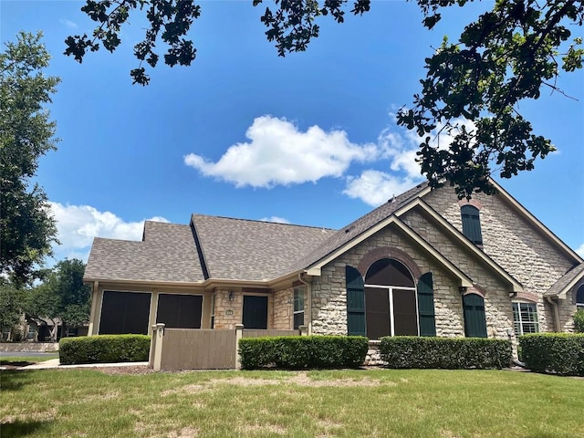 view of front of house with a front yard