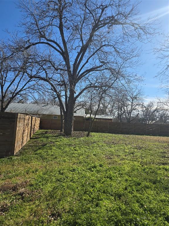 305 Lexington Rd, Elgin, TX 78621 - photo 11