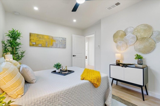 6811 Montana St, Austin, TX 78741 - bedroom featuring wood finished floors, recessed lighting, ceiling fan, and baseboards