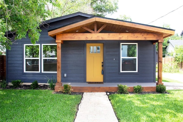 6811 Montana St, Austin, TX 78741 - view of front of property with a front yard