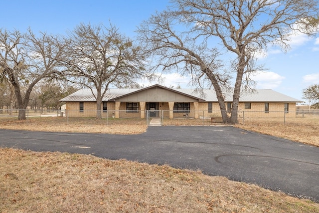 view of front of property