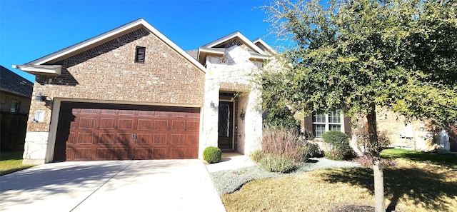 view of front facade featuring a garage