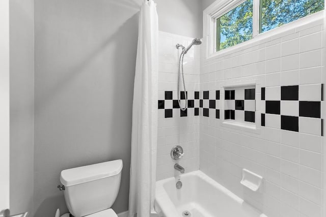 127 Roberts Cir, Georgetown, TX 78633 - bathroom featuring shower / bath combo, toilet, and pet washing area