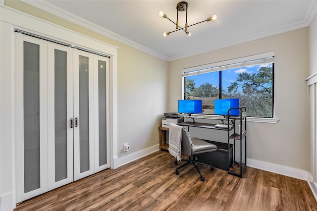 office space with an inviting chandelier, crown molding, and hardwood / wood-style floors