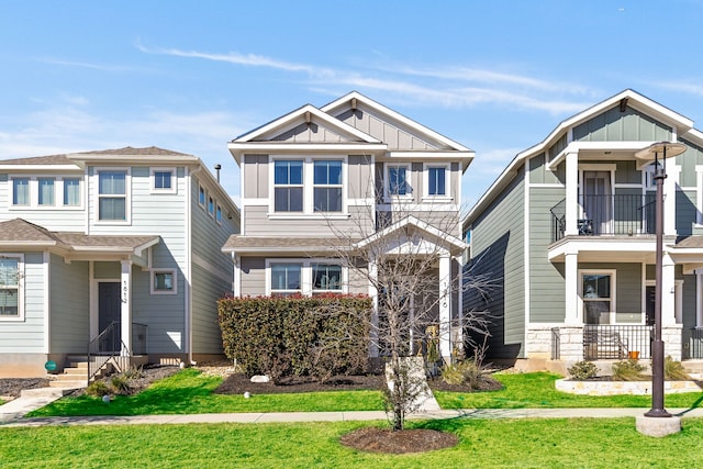 view of front of property with a front yard