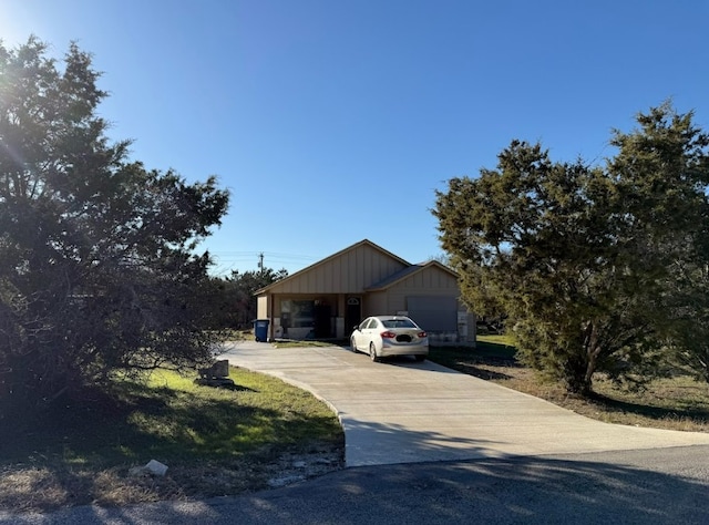 view of front of house featuring a garage