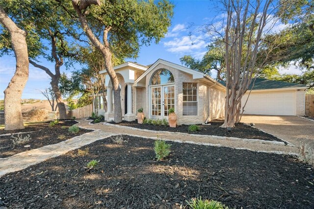 view of front facade featuring a garage