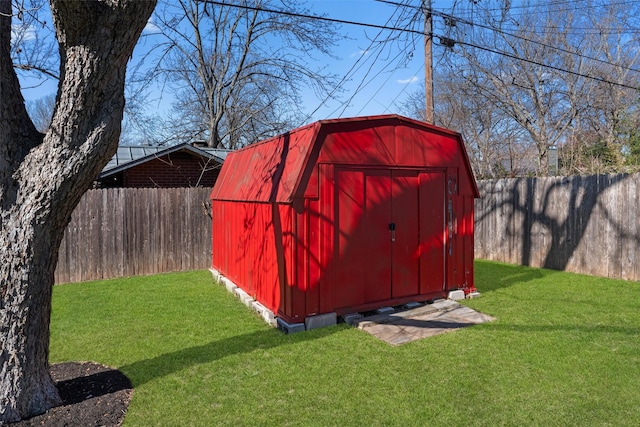 view of outdoor structure with a yard